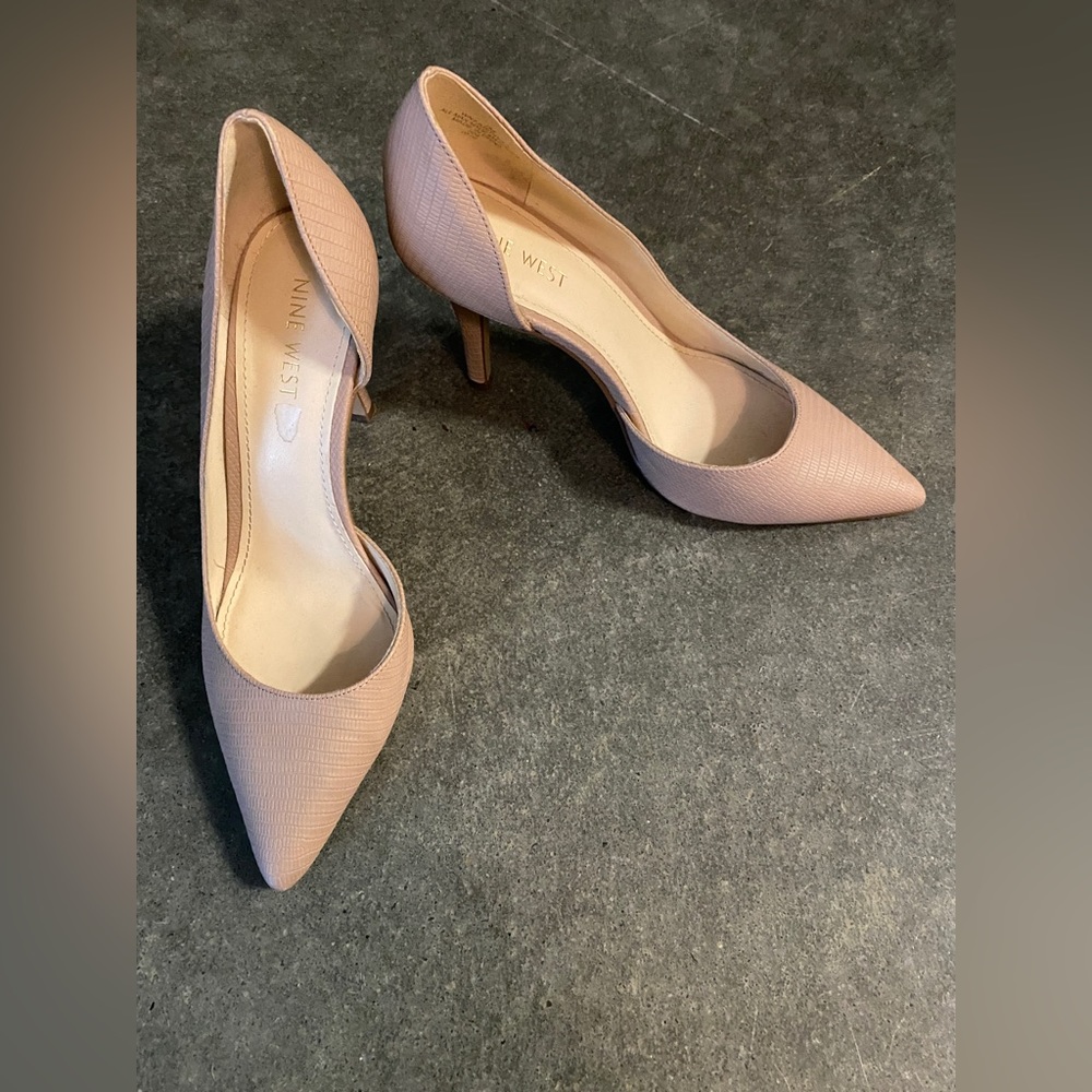 Nine West textured, side cut out, nude heel